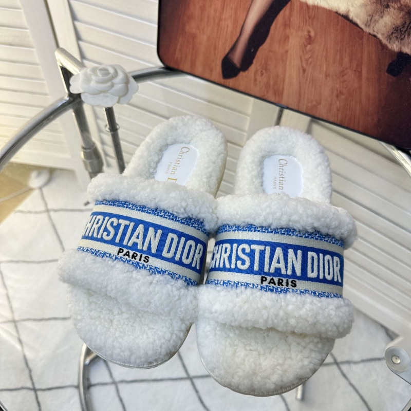 ch**an D*or slippers